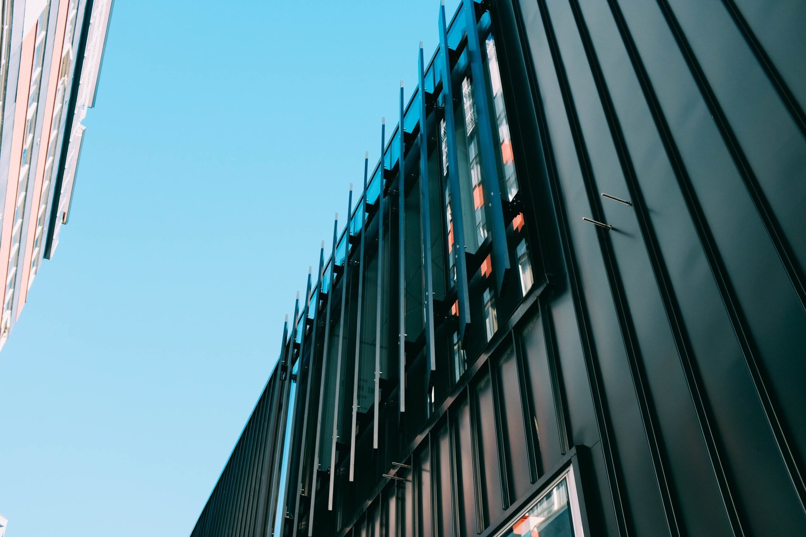 How Metal Siding Enhances Your Home’s Curb Appeal in Vancouver’s Climate